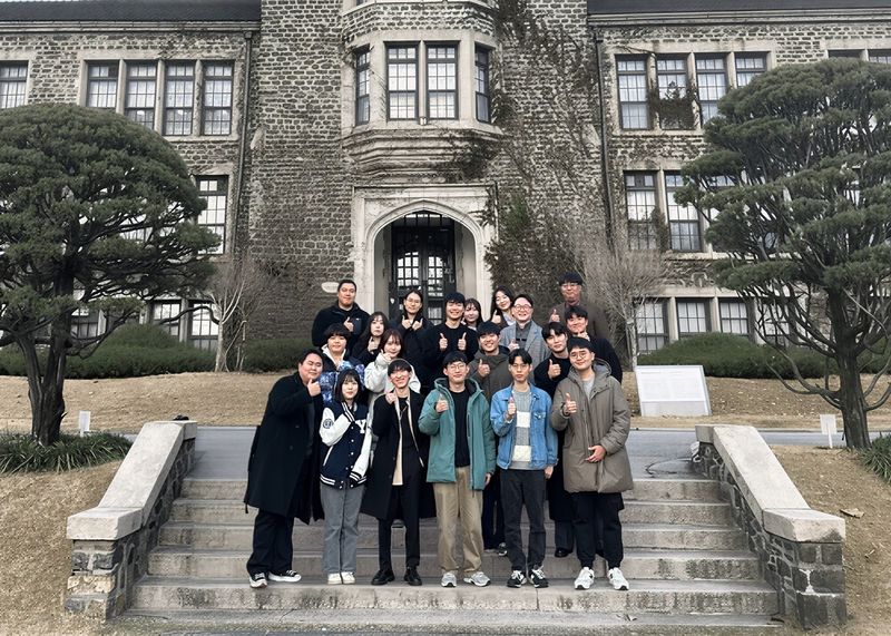 File:25 nbl photo cut2.jpg